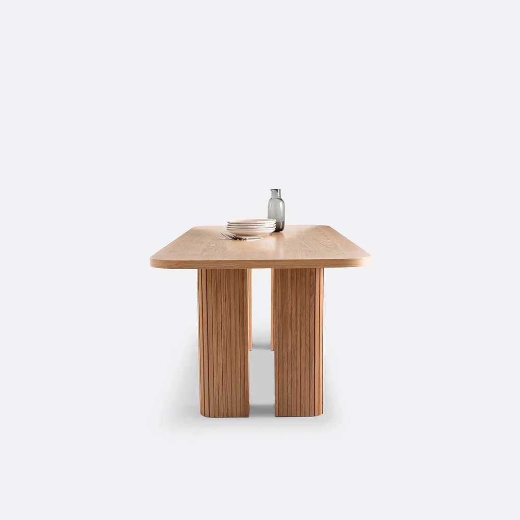 Rechthoekige eettafel, eiken en grenenfineer, 6 tot 8 couverts, LATTI