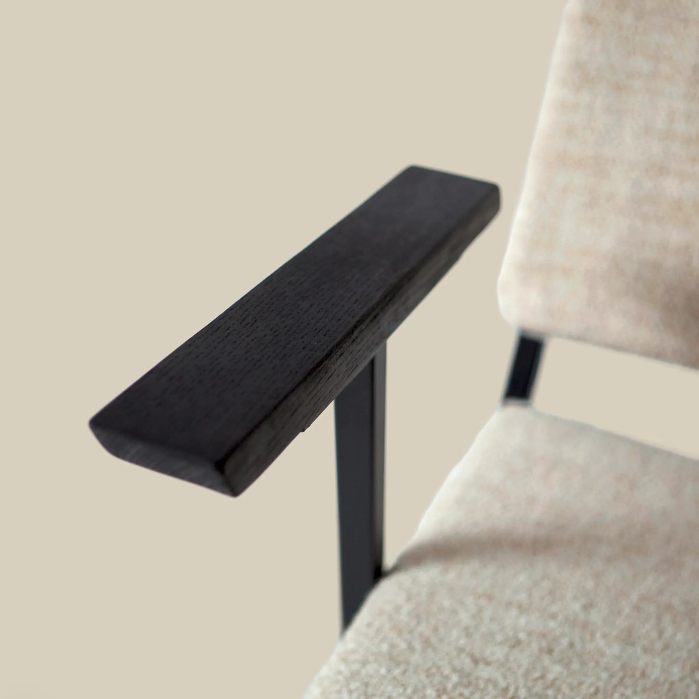 PEPP Interiors Soho Zand Eetkamerstoel Met Armleuningen