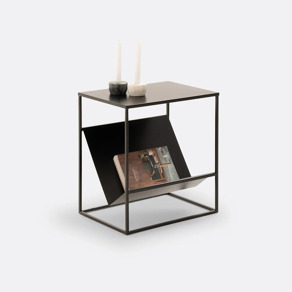 Bijzettafel en magazinehouder, Hiba