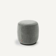 Poef van stonewashed fluweel, Rosebury, ontwerp Emmanuel Gallina