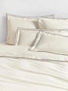 Kussensloop van katoensatijn Carlotta