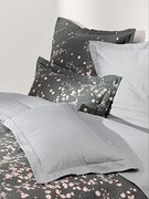 Katoensatijnen dekbedovertrek Sakura met bloemenprint