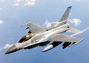 Foto General Dynamics F-16 Falcon in flight, Stocktrek