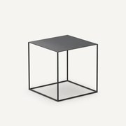 Bijzettafel in gelakt staal, Romy