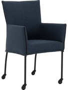 Goossens Eetkamerstoel Funk Zwarte Poten blauw stof met armleuning en Zwart skater wiel met zwarte kapmet wielen, modern design