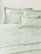 Katoensatijnen dekbedovertrek Leticia met bloemenprint