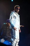 Foto Justin Bieber performing at the NIA