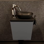 Mondiaz Fowy toiletmeubel 40cm dark grey met zwarte waskom rechts en kraangat