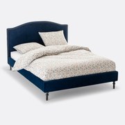 Bed in fluweel met sierspijkerafwerking en lattenbodem Andante