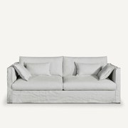 Bankhoes in gekreukt linnen, Camille