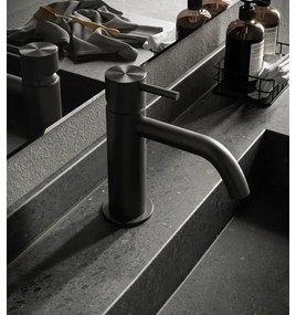 Hotbath Archie Wastafelmengkraan zonder waste BGP Geborsteld Gunmetal PVD AR003BGP