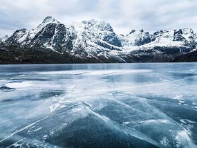 Kunstfotografie Frozen water and mountain range on background, Johner Images, (40 x 30 cm)