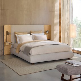 Gewatteerd 2-persoon bedframe, NUVOLE, ontwerp door Emmanuel Gallina