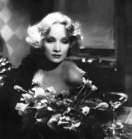 Foto Shanghai Express by Josef von Sternberg with Marlene Dietrich, 1932, (40 x 40 cm)