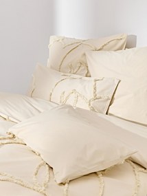 Perkalkatoenen dekbedovertrek Madeline met getufte decoratie