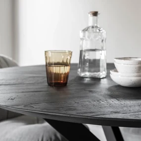 Ronde Eettafel Zwart Teakhout 150 Cm - 150 X 150cm.