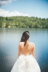 Kunstfotografie Sexy back of beautiful bride by the lake, Pekic, (26.7 x 40 cm)