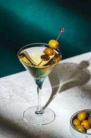 Foto Vodka martini, classic alcoholic cocktail drink, 5PH