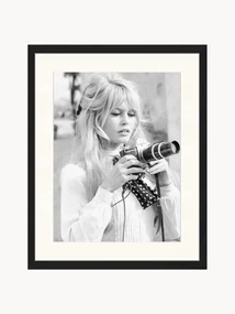 Ingelijste digitale print Brigitte With Her Camera