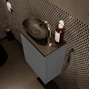 Mondiaz Fowy toiletmeubel 40cm dark grey met zwarte waskom links en kraangat