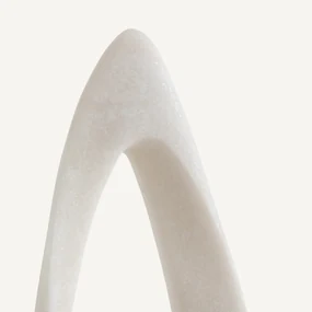 Sculptuur in polyhars H52,5 cm, Mineral