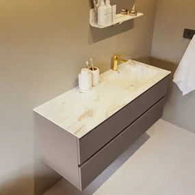 Mondiaz Vica DLux badmeubel 120cm smoke 2 lades met wastafel frappe rechts 1 kraangat