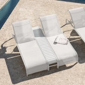Set Van 2 Verstelbare Ligstoelen En Bijzettafel Van Staal Marietta Gardenia Wit - Sklum