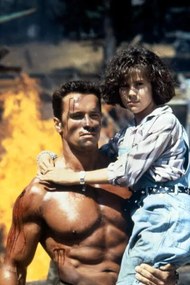 Kunstfotografie Arnold Schwarzenegger And Alyssa Milano, Commando 1985 Directed By Mark L. Lester, (26.7 x 40 cm)