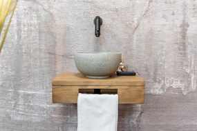 Saniclear Seba fonteinset met bruin eiken plank, grijze terrazzo waskom en zwarte kraan voor in het toilet