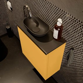 Mondiaz Fowy toiletmeubel 50cm ocher met zwarte waskom links en kraangat