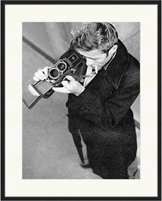 Ingelijste digitale print James Dean With Camera