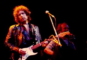 Foto Writer composer Bob Dylan at a concert in the early 1980s