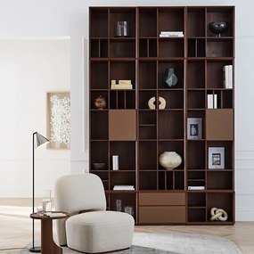 Kast in walnootfineer, Mikube