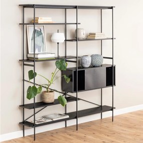 Zwarte Boekenkast Met Opbergruimte - 173x27x188cm.