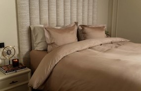 Kayori x Daisy Diks Dekbedovertrek Lumi Taupe – Bij Swiss Sense