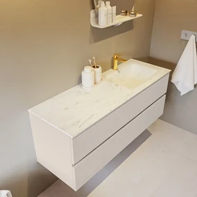 Mondiaz Vica DLux badmeubel 130cm linen 2 lades met wastafel opalo rechts 1 kraangat