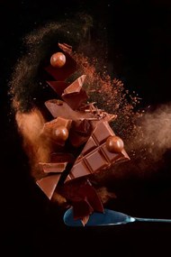 Kunstfotografie Broken chocolate pieces balancing on a, Dina Belenko Photography, (26.7 x 40 cm)
