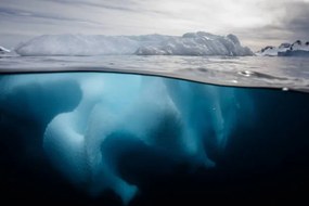 Kunstfotografie Iceberg in Antarctica, Brett Monroe Garner, (40 x 26.7 cm)