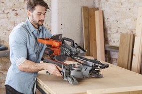 Black&amp;Decker BES700-QS Afkort- en verstekzaag