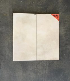Vloertegel 30x60 Cm Betonlook Beige DC24 - Restpartij Nog 5,04 M2 Op Voorraad