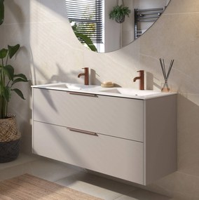 Saqu Lima badmeubel incl. dubbele glans witte keramische wastafel 120x46x61cm mat greige – koperen greep