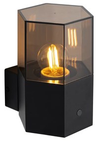 Buiten wandlamp met schemerschakelaar / dag-nacht sensor met bewegingsmelder zwart met smoke glas zeshoek en schemersensor - Denmark Modern E27 IP44 Buitenverlichting