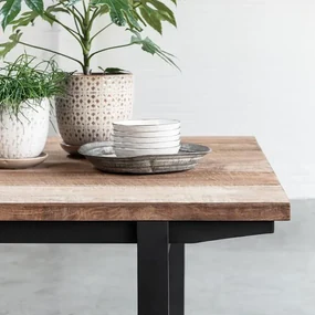 DTP Home Odeon Teakhouten Eettafel Met Zwarte Poot 200 Cm - 200 X 90cm.