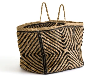 Mand in gevlochten jute, Jutlo