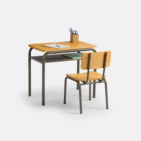 Bureau en stoel in vintage school stijl Buton