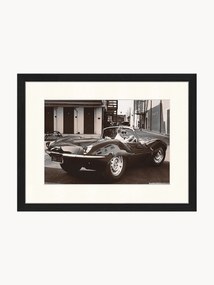 Ingelijste foto Steve McQueen in zijn Jaguar