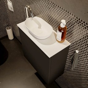 Mondiaz Fowy toiletmeubel 50cm urban met witte waskom links en kraangat