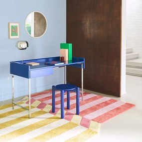 Bureau 1 lade, Emott