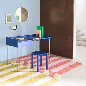 Bureau 1 lade, Emott