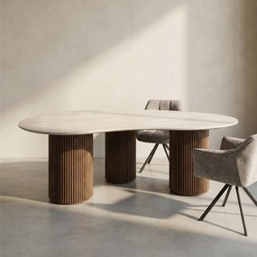 Niervormige Eettafel Travertin 215 Cm - 215 X 122cm.